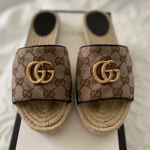 Women's GG matelassé brown canvas espadrille sandal Size 7.5